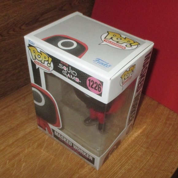 2022 Funko Pop Vinyl Squid Game Masked Worker #1226 (Unopened) - Picture 6 of 7